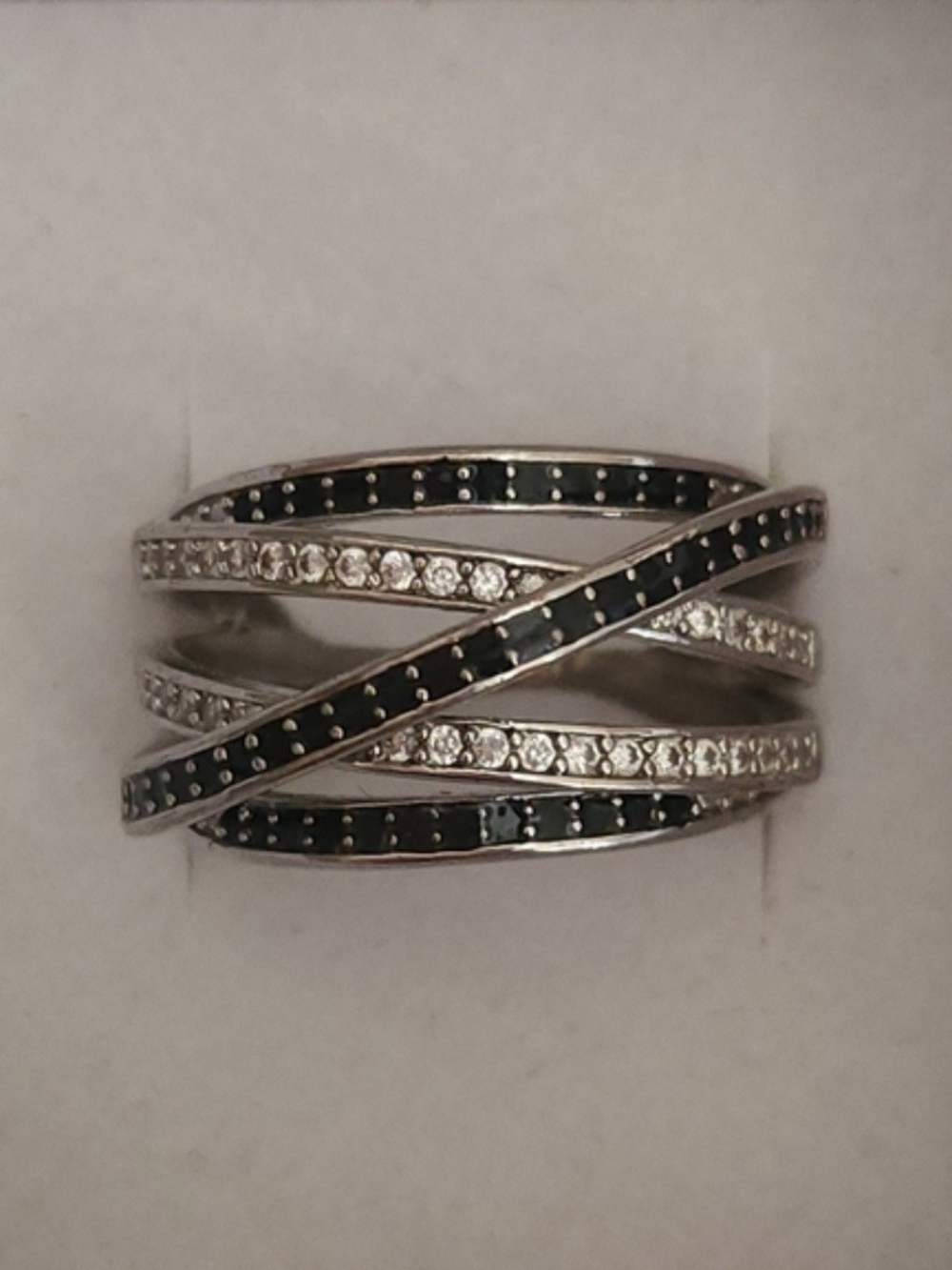 Sterling Silver Crisscross Black and White Gemstone Band